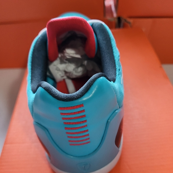 Kobe 9 Nike Dusty Cactus shoes, size 6.5y, excellent condition in original box - Picture 15 of 16